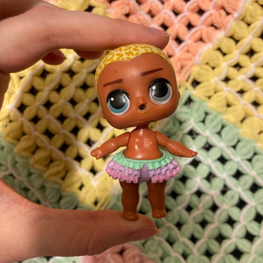 B1G2 - LOL Surprise Scribbles Male Boy Tot Doll - Buy 1, Get 2 FREE